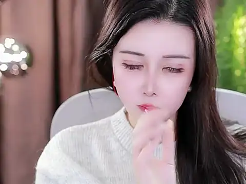 Qiaoqiao  online show from 02/13/25, 08:45