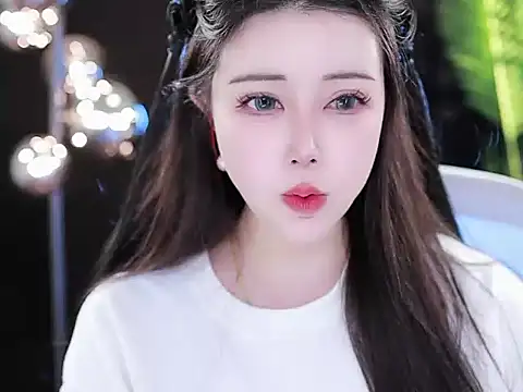 Qiaoqiao  online show from 03/12/25, 07:35