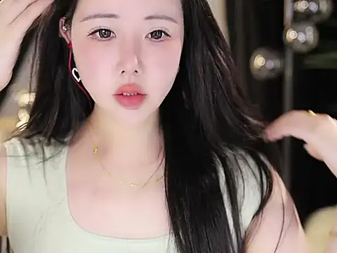 Qiaoqiao  online show from 10/01/25, 06:19