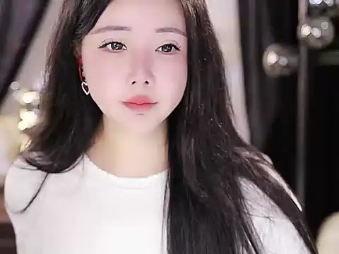 Qiaoqiao  online show from 10/02/25, 06:09