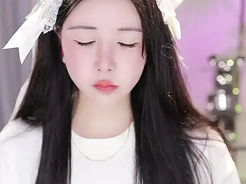 Qiaoqiao  online show from 10/07/25, 04:53