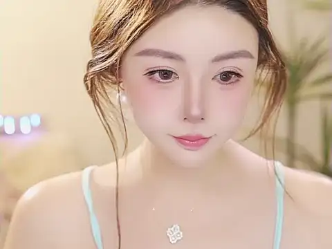 Qiaoqiao  online show from 05/15/26, 04:14