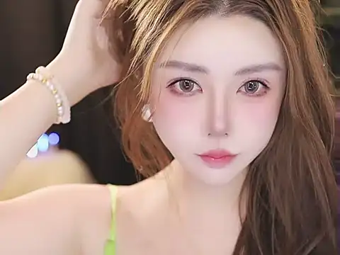 Qiaoqiao  online show from 07/17/26, 04:45