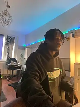 Snapshot of einRowdey chatting on 11/14/25, 02:05 einRowdey online show from 11/14/25, 02:05