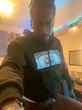 Snapshot of einRowdey chatting on 11/17/25, 06:24 einRowdey online show from 11/17/25, 06:24