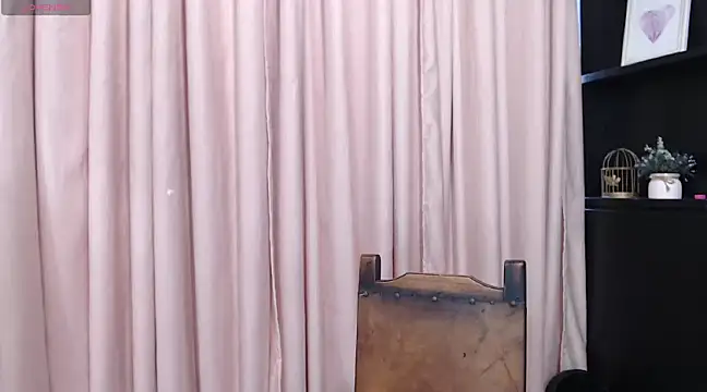 Snapshot of ysabel_sanchez4 chatting on 03/11/25, 01:56 ysabel sanchez4 online show from 03/11/25, 01:56