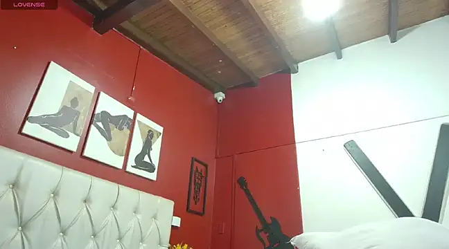 Snapshot of ysabel_sanchez4 chatting on 03/19/25, 12:48 ysabel sanchez4 online show from 03/19/25, 12:48