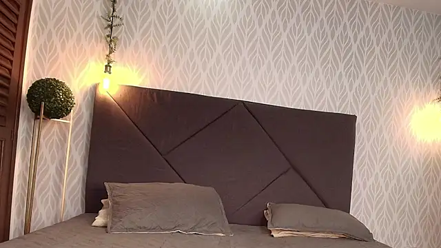 Snapshot of flavia_cruz chatting on 11/11/25, 07:25 flavia cruz online show from 11/11/25, 07:25