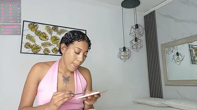 Snapshot of flavia_cruz chatting on 12/15/25, 06:56 flavia cruz online show from 12/15/25, 06:56