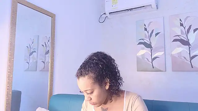 Snapshot of flavia_cruz chatting on 06/16/26, 11:57 flavia cruz online show from 06/16/26, 11:57