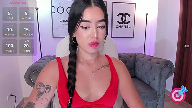 Snapshot of zoee_jackson chatting on 02/03/25, 10:00 zoee jackson online show from 02/03/25, 10:00