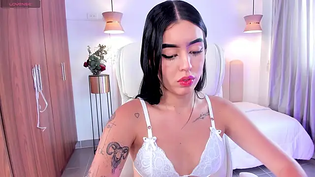 Snapshot of zoee_jackson chatting on 02/19/25, 06:43 zoee jackson online show from 02/19/25, 06:43