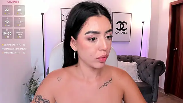 Snapshot of zoee_jackson chatting on 03/22/25, 01:32 zoee jackson online show from 03/22/25, 01:32