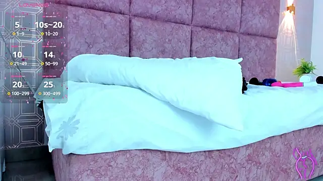 Snapshot of LilitRobins chatting on 12/14/24, 08:08 LilitRobins online show from 12/14/24, 08:08