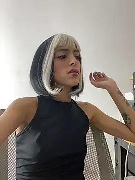 Snapshot of LilitRobins chatting on 01/18/25, 01:30 LilitRobins online show from 01/18/25, 01:30