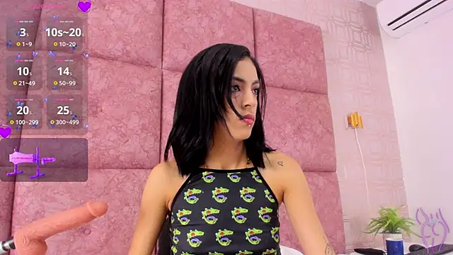 Snapshot of LilitRobins chatting on 02/20/25, 01:14 LilitRobins online show from 02/20/25, 01:14