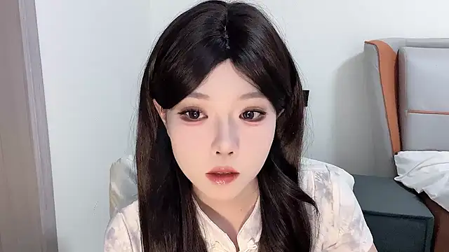 Snapshot of Q-ing chatting on 02/18/25, 02:27 Q-ing online show from 02/18/25, 02:27