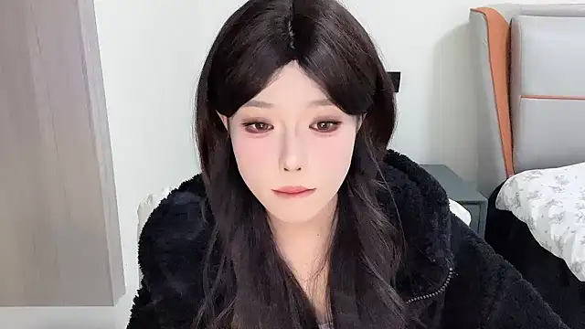 Snapshot of Q-ing chatting on 02/22/25, 07:47 Q-ing online show from 02/22/25, 07:47