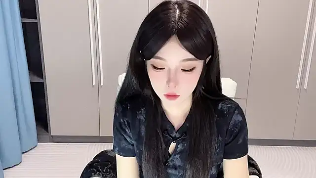 Snapshot of Q-ing chatting on 10/16/25, 04:08 Q-ing online show from 10/16/25, 04:08