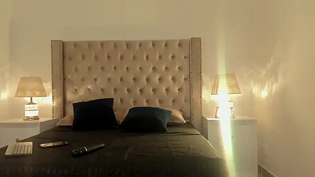 Luisa0110 online show from 07/09/26, 04:22