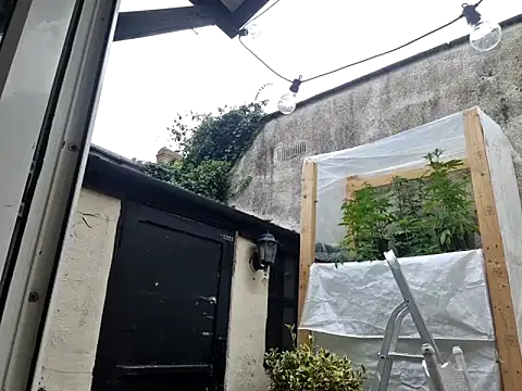 Snapshot of stavroun chatting on 09/10/25, 04:18 stavroun online show from 09/10/25, 04:18