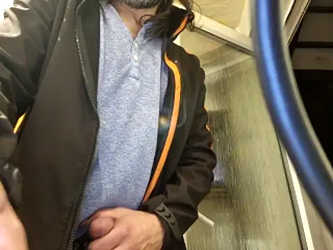 Snapshot of stavroun chatting on 12/01/25, 10:37 stavroun online show from 12/01/25, 10:37