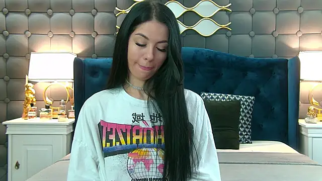 LeyaCass online show from 01/05/25, 04:25