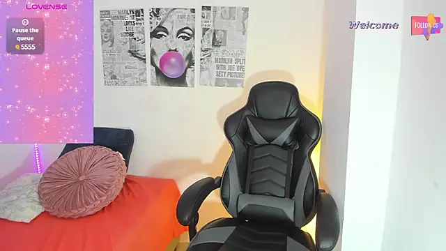 Snapshot of MEGANTARLY09 chatting on 02/07/25, 12:31 MEGANTARLY09 online show from 02/07/25, 12:31