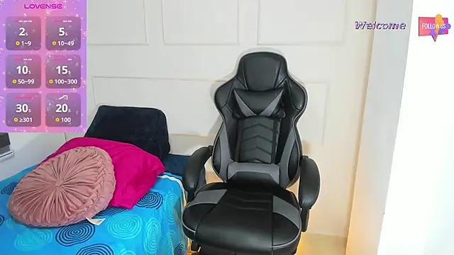 Snapshot of MEGANTARLY09 chatting on 10/12/25, 04:06 MEGANTARLY09 online show from 10/12/25, 04:06