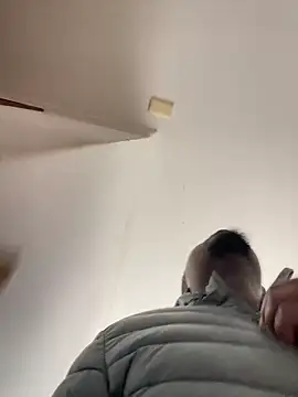 Snapshot of Andricastro chatting on 12/24/24, 01:17 Andricastro online show from 12/24/24, 01:17