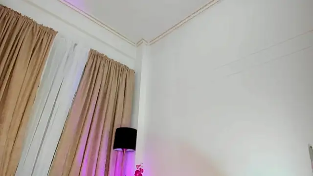 SabrinaWarrenn online show from 10/02/25, 12:17