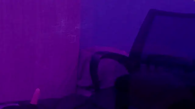 Snapshot of wowmelikez chatting on 02/14/25, 04:37 wowmelikez online show from 02/14/25, 04:37