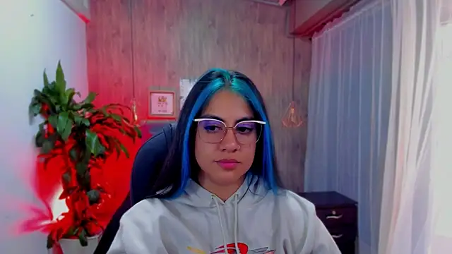 Snapshot of Xisu_ chatting on 12/05/24, 04:09 Xisu online show from 12/05/24, 04:09