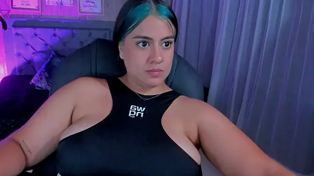 Snapshot of Xisu_ chatting on 12/05/24, 10:23 Xisu online show from 12/05/24, 10:23