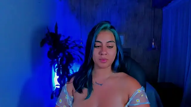 Snapshot of Xisu_ chatting on 12/16/24, 06:53 Xisu online show from 12/16/24, 06:53