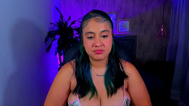 Snapshot of Xisu_ chatting on 01/18/25, 06:56 Xisu online show from 01/18/25, 06:56