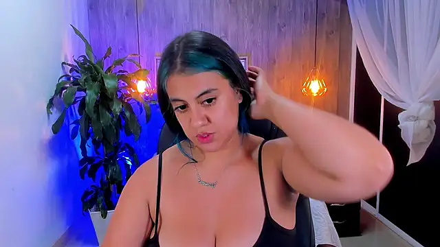 Snapshot of Xisu_ chatting on 01/21/25, 04:43 Xisu online show from 01/21/25, 04:43