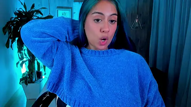 Snapshot of Xisu_ chatting on 01/29/25, 06:33 Xisu online show from 01/29/25, 06:33