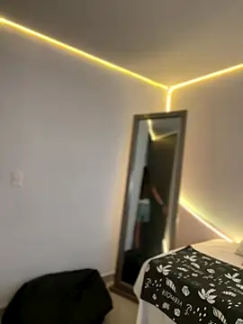 AmmyCollinsW online show from 12/18/25, 09:21