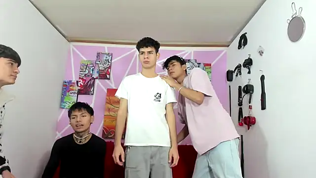 Snapshot of Fresahot2005 chatting on 12/19/24, 07:40 Fresahot2005 online show from 12/19/24, 07:40