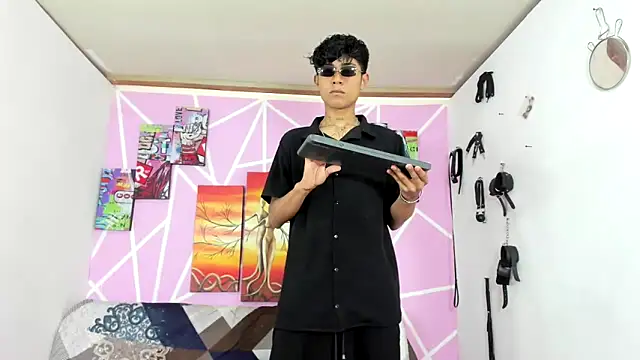 Snapshot of Fresahot2005 chatting on 01/23/25, 07:29 Fresahot2005 online show from 01/23/25, 07:29