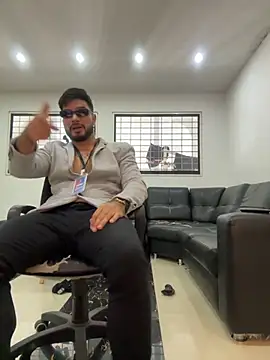 Snapshot of _tony8 chatting on 10/31/25, 06:09 tony8 online show from 10/31/25, 06:09