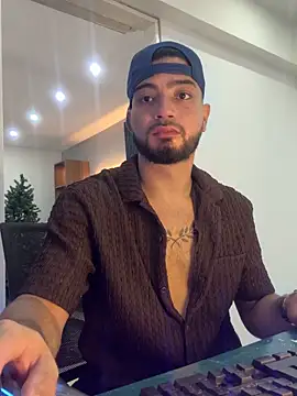 Snapshot of _tony8 chatting on 12/01/25, 03:28 tony8 online show from 12/01/25, 03:28