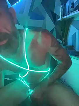 Snapshot of HandyBro chatting on 11/12/25, 08:37 HandyBro online show from 11/12/25, 08:37