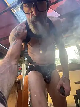 Snapshot of HandyBro chatting on 01/18/26, 11:41 HandyBro online show from 01/18/26, 11:41