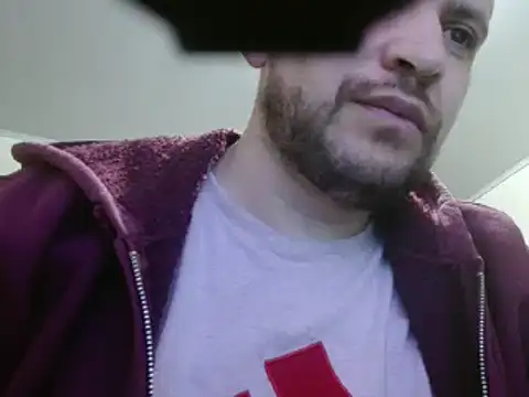 Snapshot of camiloking1720 chatting on 02/15/25, 04:34 camiloking1720 online show from 02/15/25, 04:34