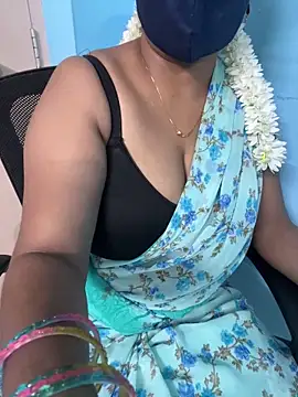 Snapshot of sajeetha chatting on 05/11/26, 02:45 sajeetha online show from 05/11/26, 02:45