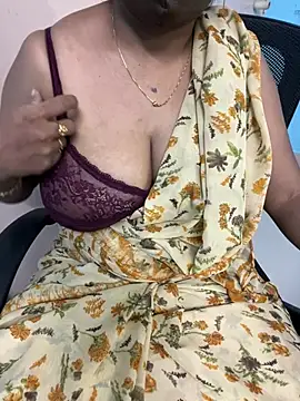 Snapshot of sajeetha chatting on 07/08/26, 02:21 sajeetha online show from 07/08/26, 02:21