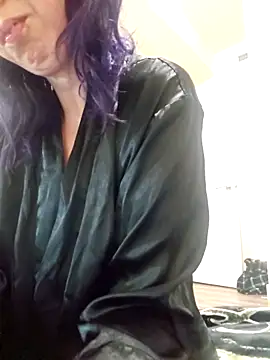 erinSmiles online show from 10/29/25, 01:02