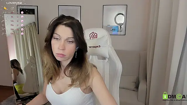 Snapshot of Selena_Rase chatting on 01/15/25, 10:38 Selena Rase online show from 01/15/25, 10:38